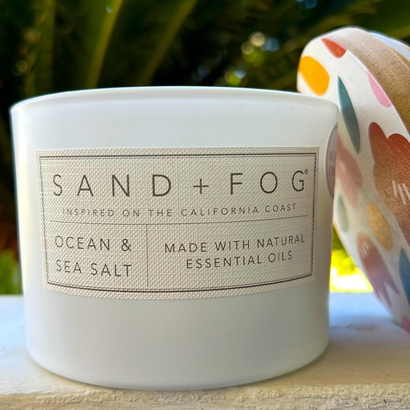 Ocean & Sea Salt Scented Candle - Picture 2 of 14